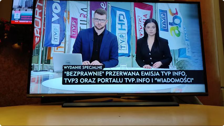 TVP Info wróciło. Chałupnicza transmisja szybko się jednak zakończyła