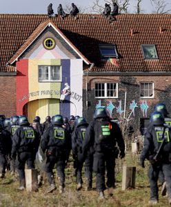 Dzieje się w Niemczech. "Nie rzucajcie koktajlów Mołotowa"