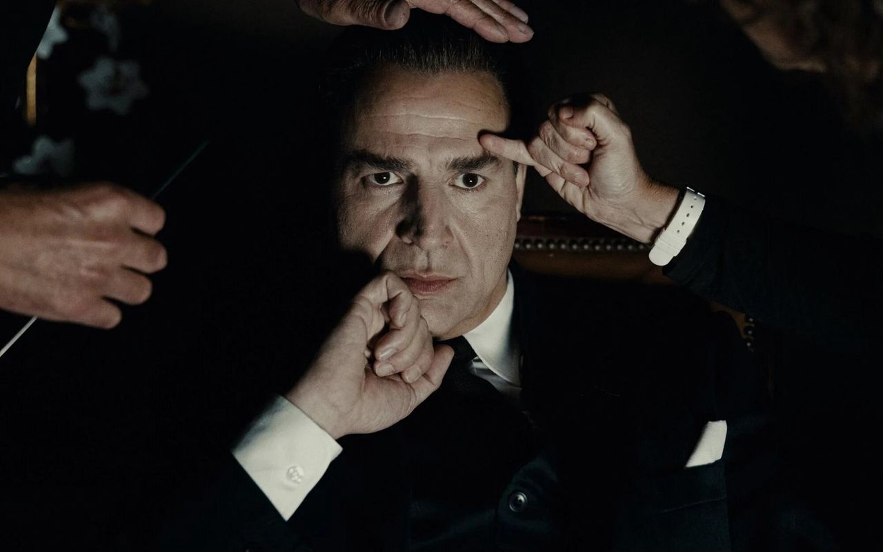 Alberto San Juan jako Cristóbal Balenciaga