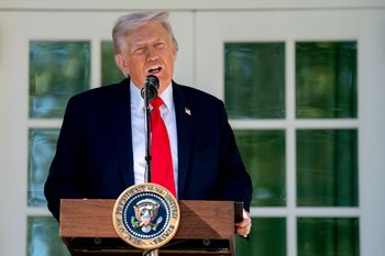 Trump reaguje na doniesienia o zmianach w restrykcjach dla Ukrainy