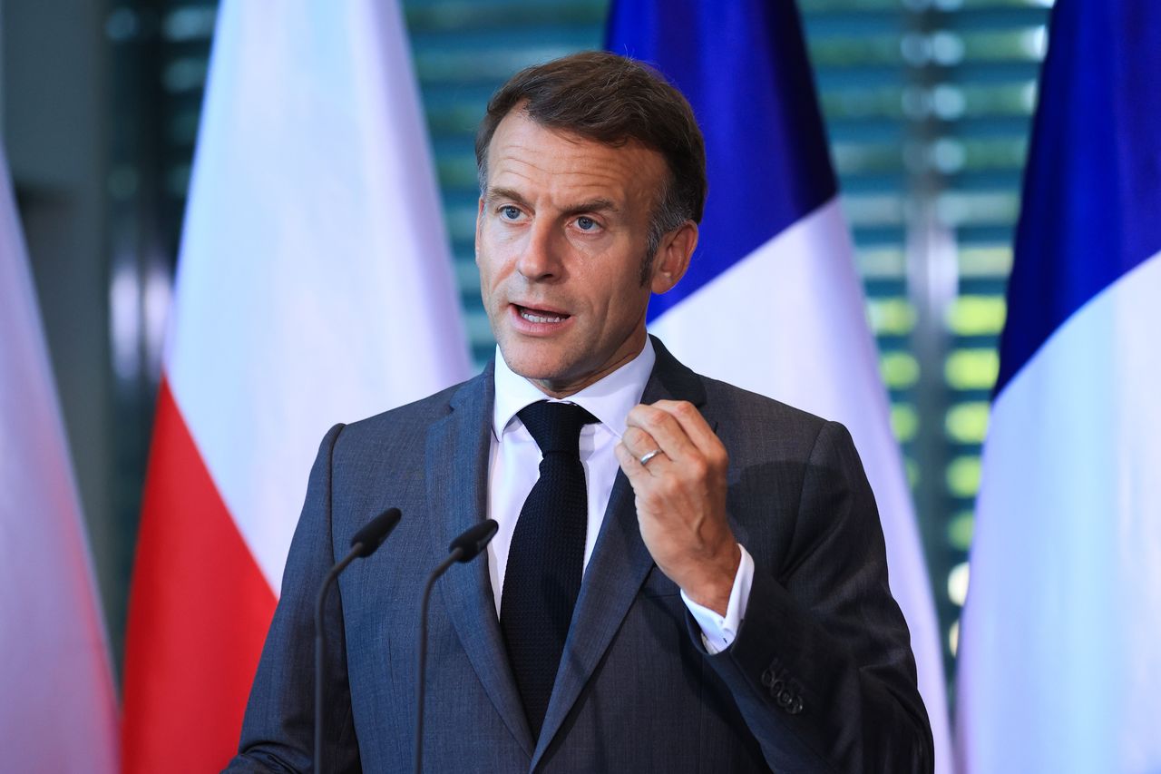 Ostra reakcja Macrona. Jest przekonany. "Rosja musi zapłacić"