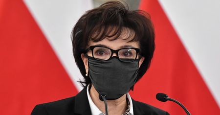 Jazda Witek na czerwonym świetle? Media donoszą