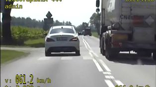 Niebezpieczna jazda mercedesem nagrana przez policję. 35 punktów i sprawa w sądzie