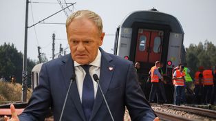 Katastrofa kolejowa w Sokolnikach. Tusk grzmi o zaostrzeniu przepisów