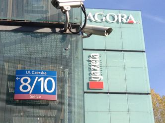 Agora obcina pensje o 20 proc. na pół roku. Oszczędzi 25 mln zł