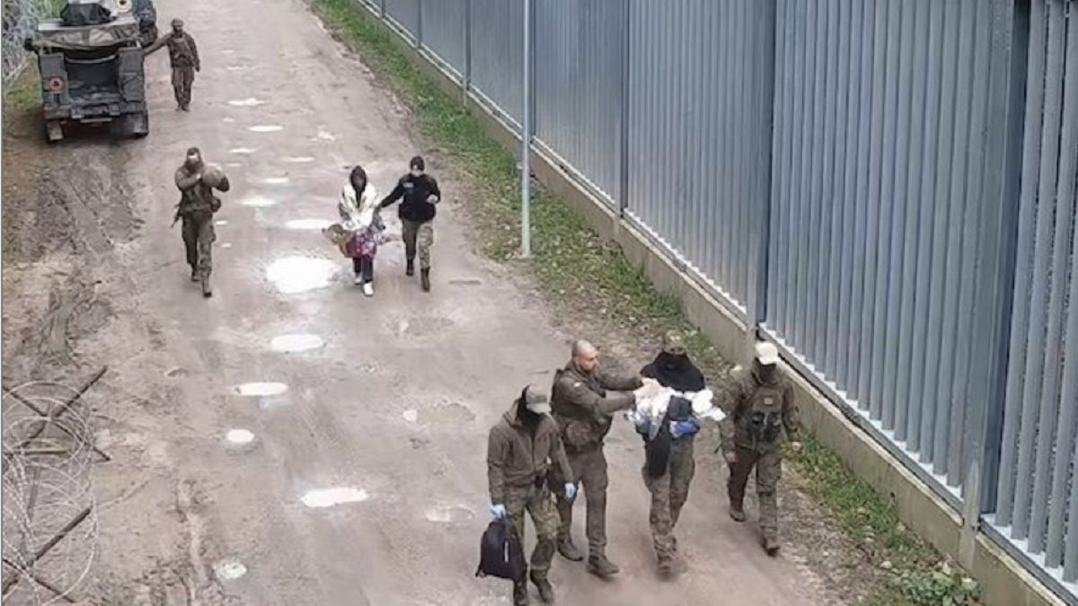 Kobietę i jej córeczkę natychmiast przewieziono do szpitala