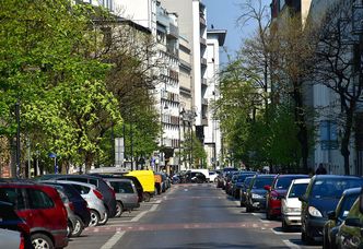 Płaci za mieszkanie, a nie może w nim mieszkać. Kuriozum w Warszawie