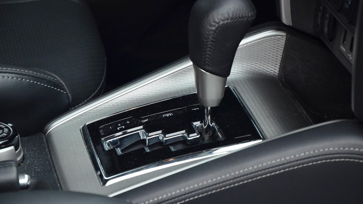 Producenci coraz rzadziej zalecają wymianę oleju w skrzyniach manualnych, ale także w automatach robi się to bardzo rzadko