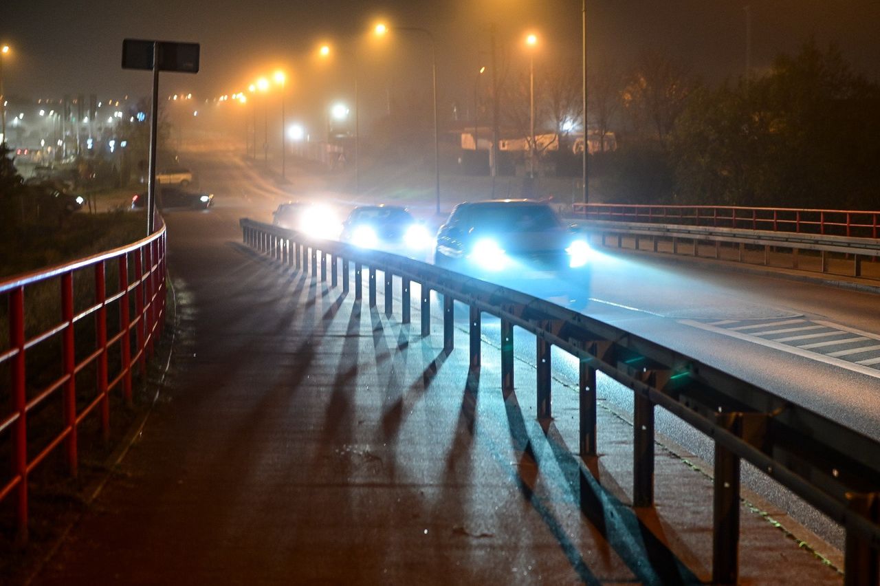 Łódzkie: Alert pogodowy dla województwa. Widoczność może być ograniczona do 100 metrów. Prognoza pogoda dla Łodzi i Łódzkiego 16.01.2026