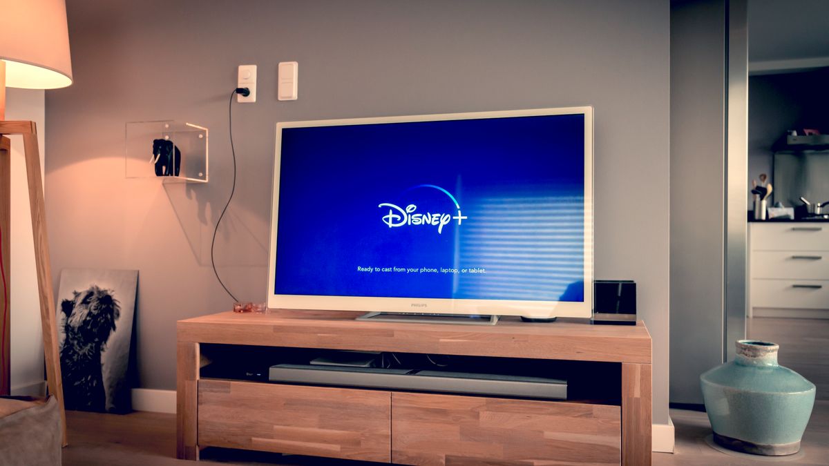 Disney+ od teraz dostępny na telewizorach Philips z Android TV, fot. David Peperkamp/Shutterstock
