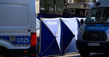 Strzały po pościgu. Bandyta rzucił się na policjantów