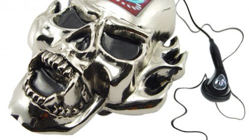 Przytrzyma spodnie, zagra, zabłyśnie i przestraszy 1