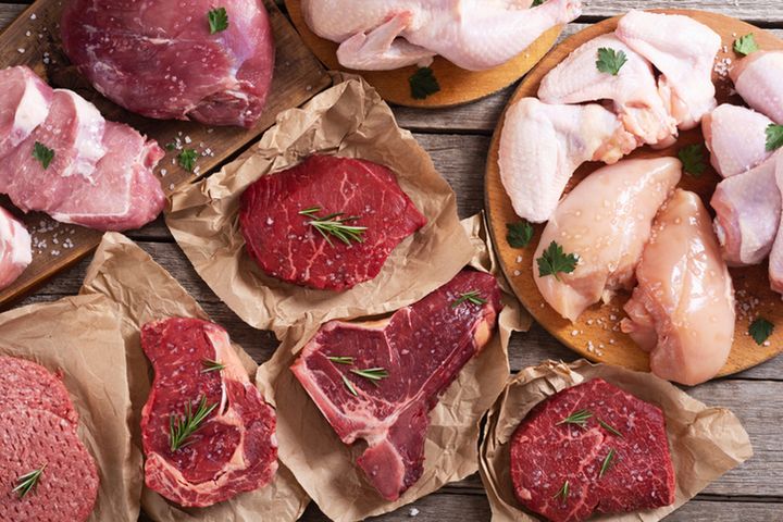 Spożywanie mięsa ma ogromny wpływ zarówno na środowisko naturalne, jak i na nasze zdrowie.