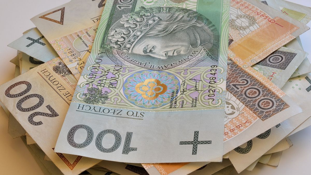 ekonomia, zarobki, raty, kredyt, dochody, pensja, podwyżka, odsetki, bank, rachunki, koszt, oprocentowanie, waluta, monety, lekarstwa, ceny leków, medycyna, nfz