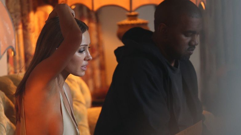 Kanye West z Biancą Censori w obcisłym body na drinku