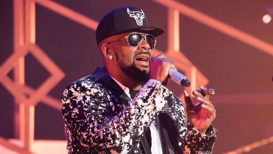 R. Kelly 12 Nights Of Christmas - Brooklyn, New York
NEW YORK, NY - DECEMBER 17:  Singer R. Kelly performs in concert during the '12 Nights Of Christmas' tour at Kings Theatre on December 17, 2016 in the Brooklyn borough New York City.  (Photo by Noam Galai/Getty Images)
Noam Galai
Robert Sylvester Kelly, R Kelly, Entertainment, singer, rapper, performing, pop