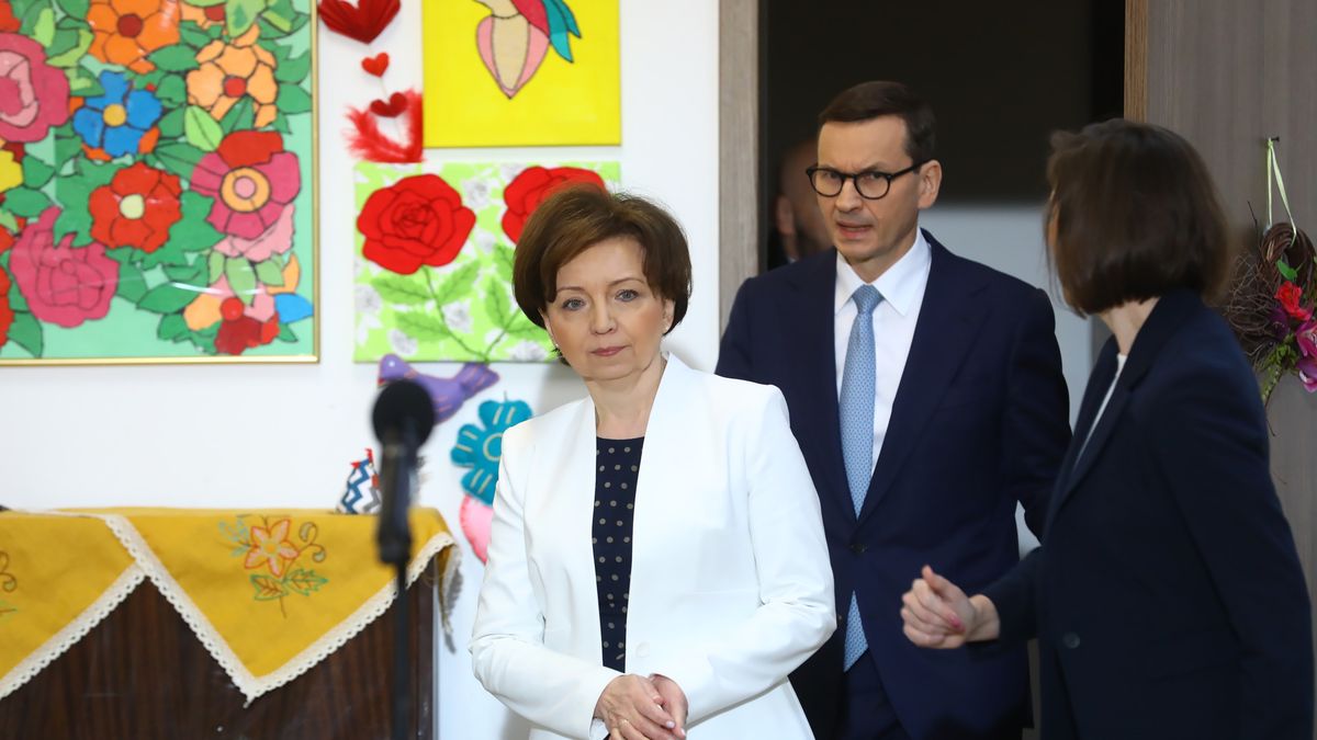 Mateusz Morawiecki, Marlena Mal�g
Rafa� Guz
dzienny dom, polityk polityka, premier, Senior +, Senior plus, Senior+, socjalna, spotkanie, szef rz�du, wizyta, krajowa
