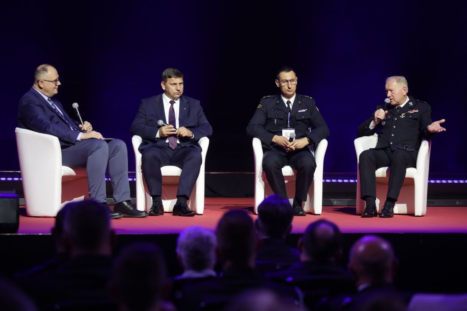 Debata w Targach Kielce podczas gali Strażak Roku 2025