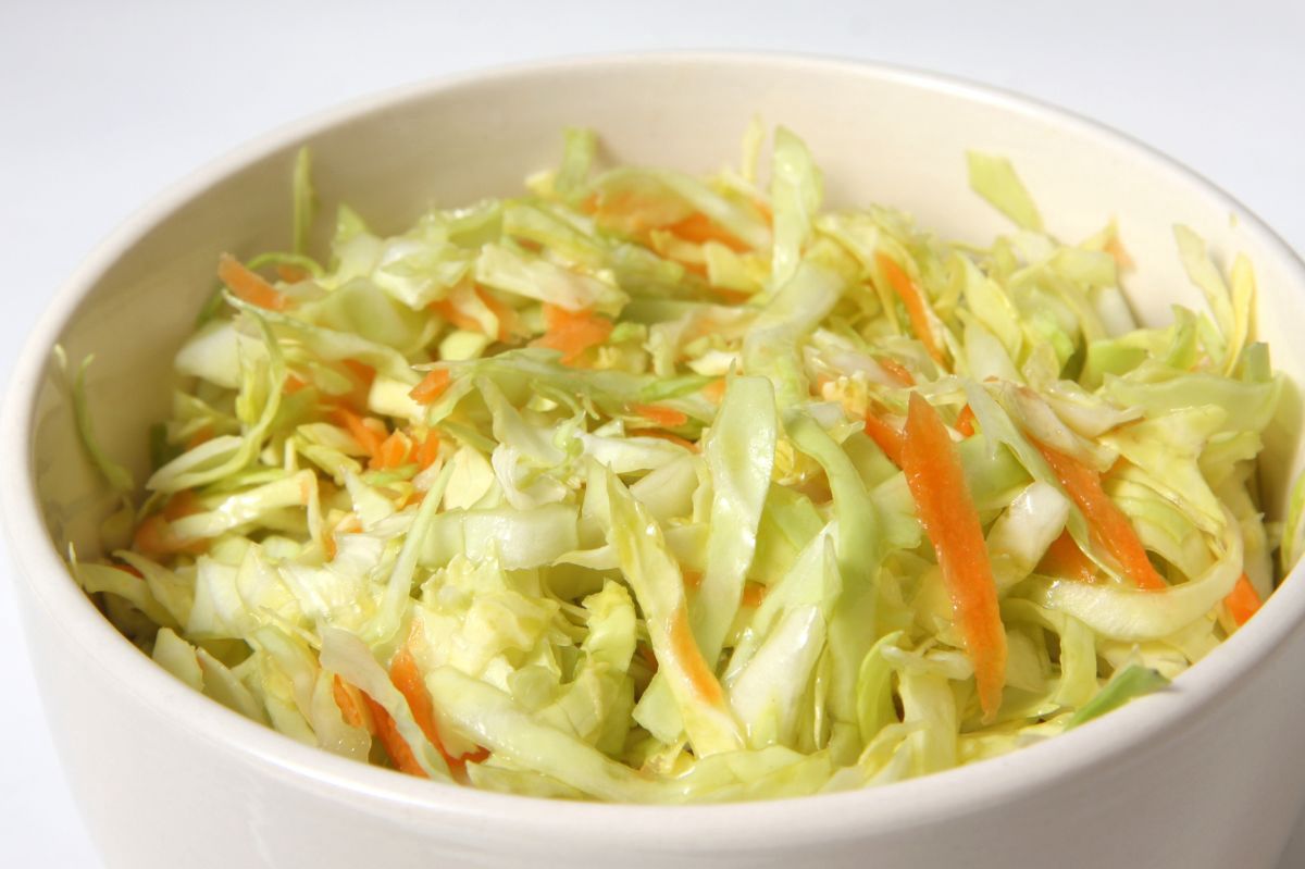 Recreate your favorite Chinese diner coleslaw at home: the perfect side dish recipe