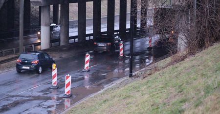 Ograniczenie prędkości sposobem na dziury. Od dziś na tych ulicach jeździmy znacznie wolniej