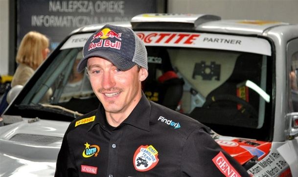 Adam Małysz zmienia samochód na rajd Dakar 2012