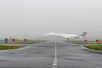 Kraków: Kolejny dzień bez słońca i z gęstą mgłą nad miastem