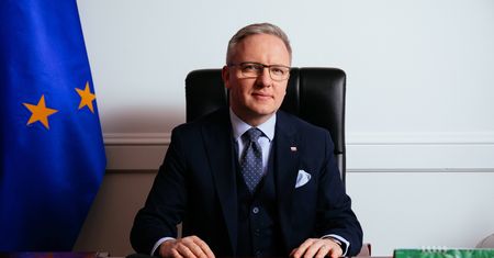 Szczerski walczy o nową posadę. Tyle może zarobić