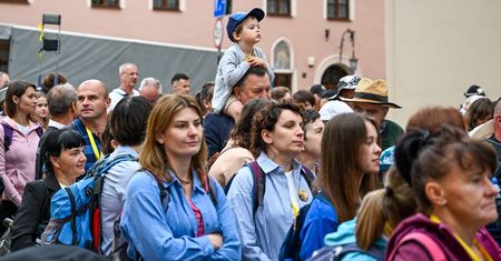 Pokonują setki kilometrów pieszo. "To jest ten power, który mnie zasila"