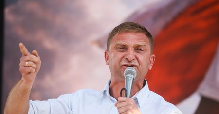 Długi, komornicy i brak majątku. Problemy Bąkiewicza