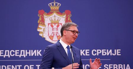 Relacja Rosja-Serbia. Moskwa oczekuje decyzji ws. eksportu amunicji dla Ukrainy