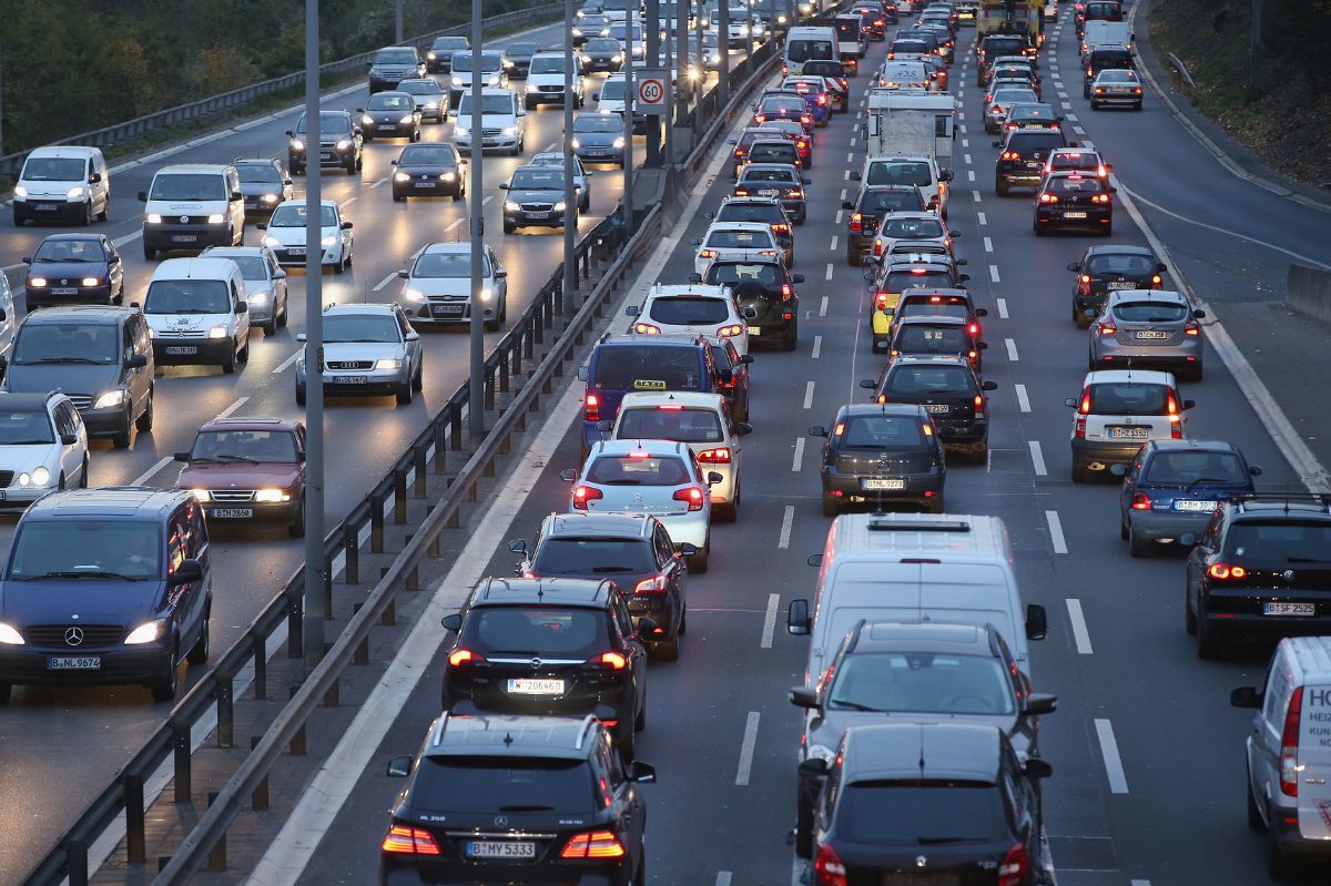 Einfahrverbot auf A100 in Berlin: Lkw müssen Staus vermeiden