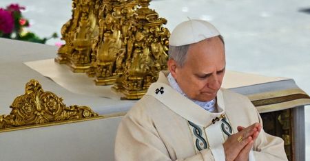 Papież spotkał się z ofiarami nadużyć seksualnych. "Znacząca rozmowa"