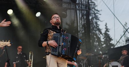 Stoły wigilijne, parada z Mikołajem i koncert Enej – święta startują w Brześciu Kujawskim