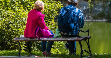 Przebadali bezdzietnych seniorów. Wyniki dają do myślenia