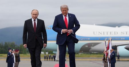 Trump przywitał się z Putinem. Rusza szczyt na Alasce