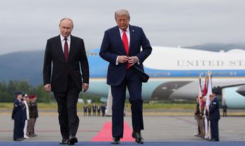 Trump przywitał się z Putinem. Rusza szczyt na Alasce