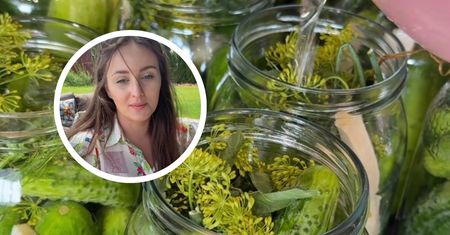 Ania z "Rolnik szuka żony" pokazała, co daje do kiszenia ogórków. Nie każdy może sobie na to pozwolić