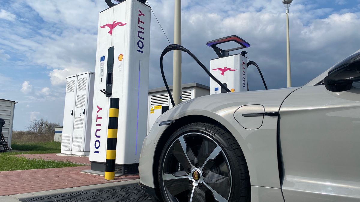 Porsche Taycan GTS Sport Turismo