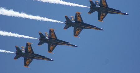 Tak wygląda F/A-18C Hornet od środka. Pierwsze tak szczegółowe wideo