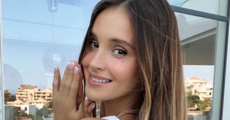 Pochwaliła się paznokciami. "Polka dot manicure" nadal na topie