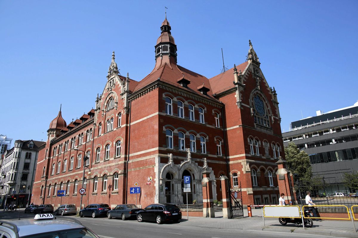 Na zdjęciu: budynek III LO im. Adama Mickiewicza w Katowicach