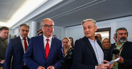 Czarzasty kocha, ale Lewica nieukochana w umowie [OPINIA]
