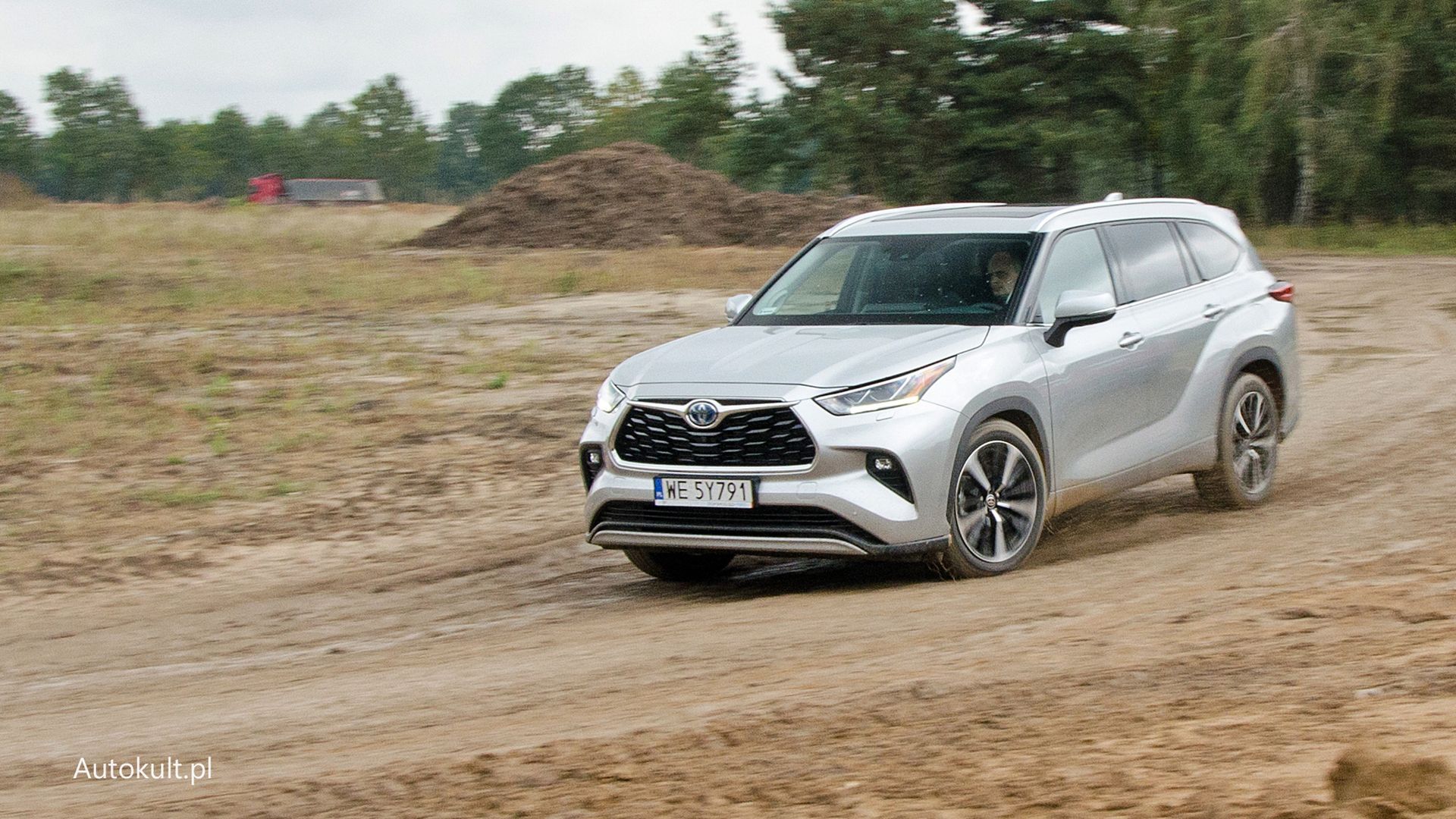 Ford Explorer vs. Toyota Highlander