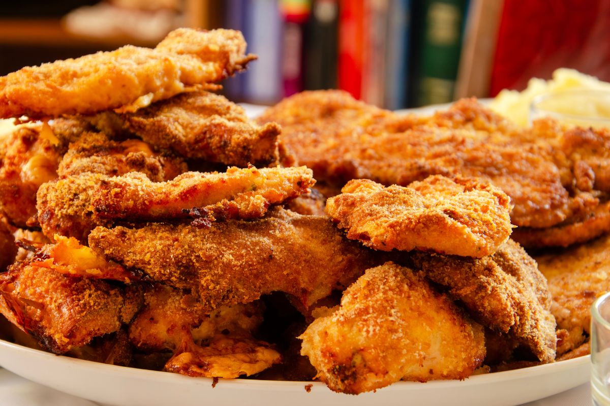 Wczorajsze kotlety będą smakowały jak prosto z patelni. Wypróbuj ten patent