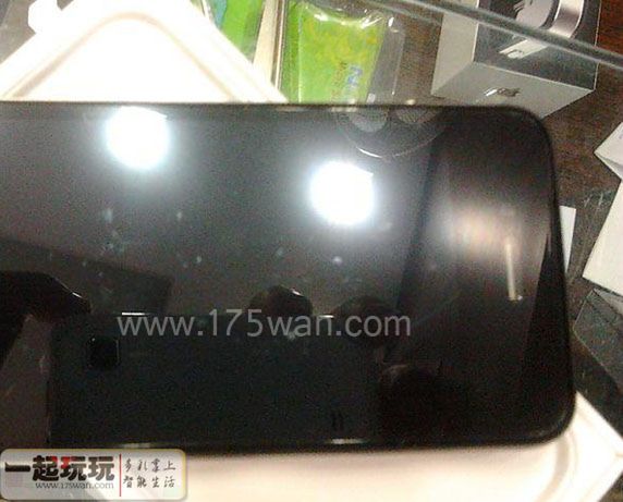 iPhone 5 3D z dwoma aparatami? [zdjęcia] 2