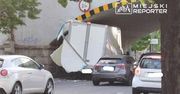 Kierujący pojazdem dostawczym wjechał w wiadukt na Targowej