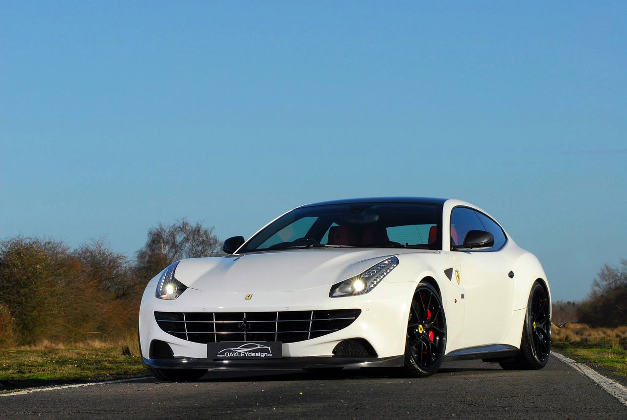 Oakley Design Ferrari FF (2014)