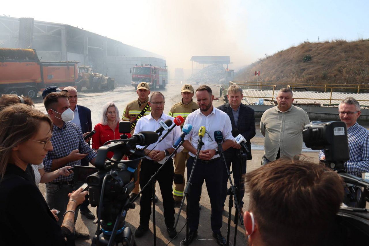 Bełżyce: Pożar składowiska odpadów pod kontrolą. Pracuje 20 zastępów