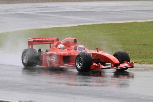 Trzyosobowy bolid Formuły 1 od Ferrari