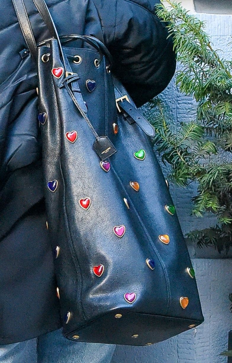 Agnieszka Woźniak-Starak spaceruje po Warszawie z torebką za 18 tysięcy